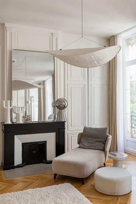 Beige Hospitalite - Apotheose Luxueux- 3 Chambres - Parking Prive Saint-Etienne  Bagian luar foto