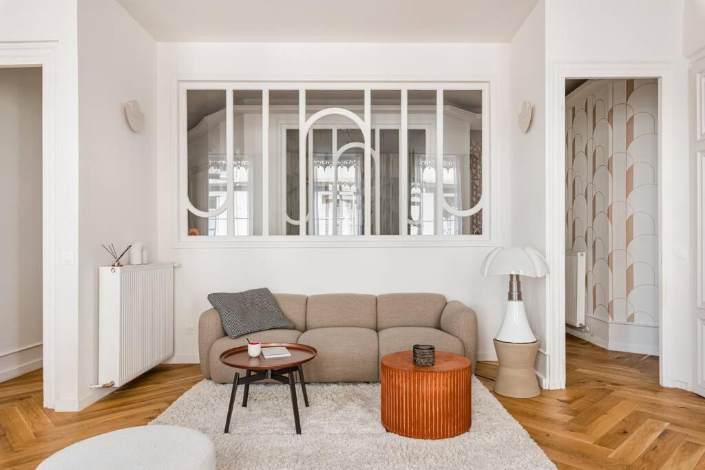 Beige Hospitalite - Apotheose Luxueux- 3 Chambres - Parking Prive Saint-Etienne  Bagian luar foto